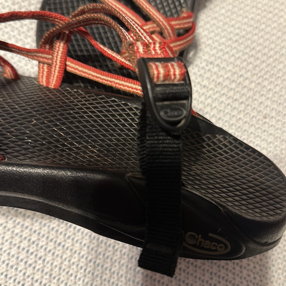Chaco red, pink, and brown pinstriped sandals with toe strap. Size 8 - Picture 6 of 8